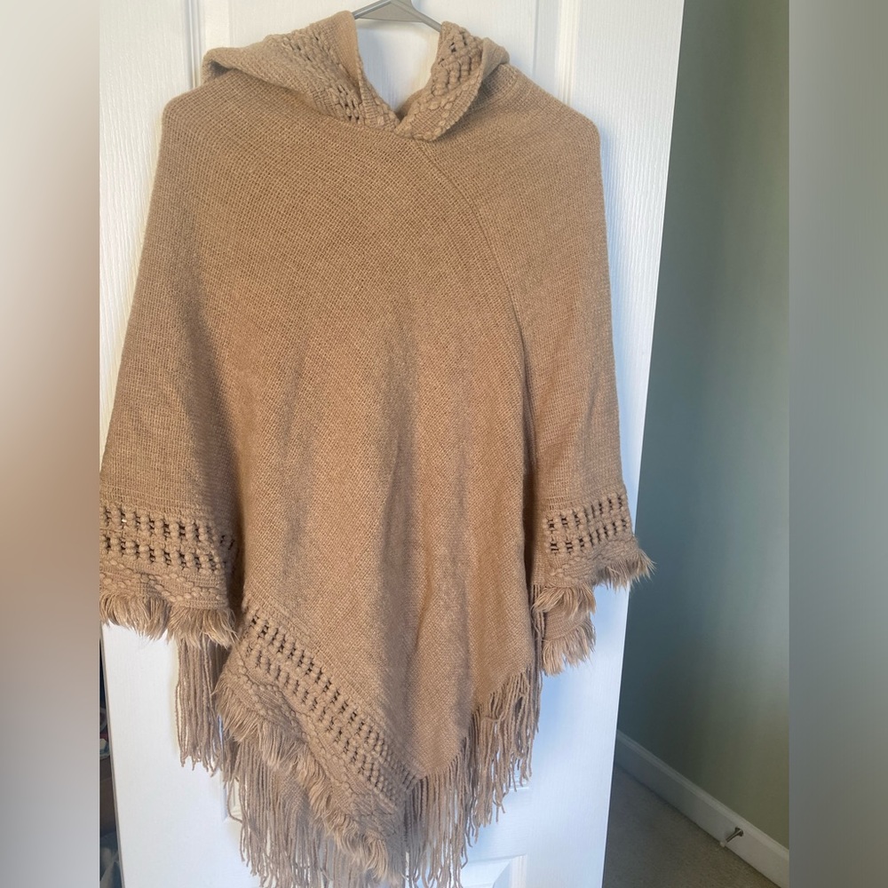 Pullover brown poncho/shawl w hood, women’s (one size)